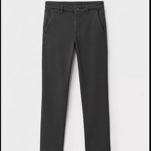 Mid-Rise Action Loopback Chino